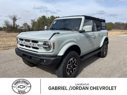 Used 2023 Ford Bronco Outer Banks image 1