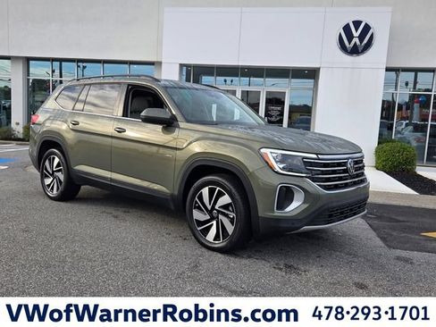 Used 2025 Volkswagen Atlas SE FWD image 1