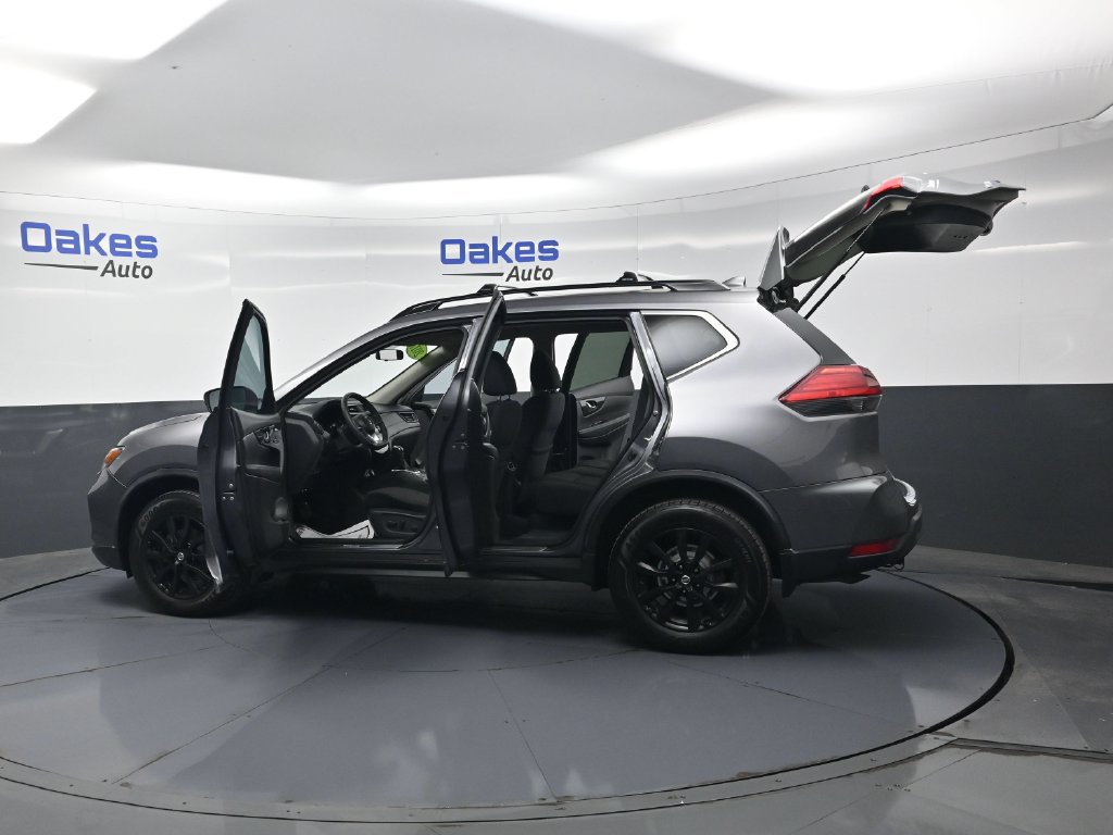 Used 2017 Nissan Rogue SV w/ Midnight Edition AWD/4WD image 54