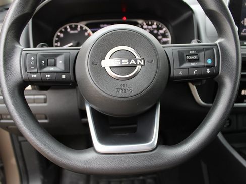 Used 2024 Nissan Rogue SV image 11