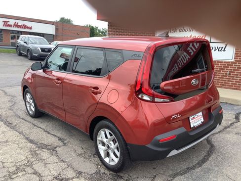 Used 2020 Kia Soul EX image 3