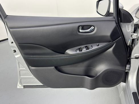 Used 2023 Nissan Leaf S image 35