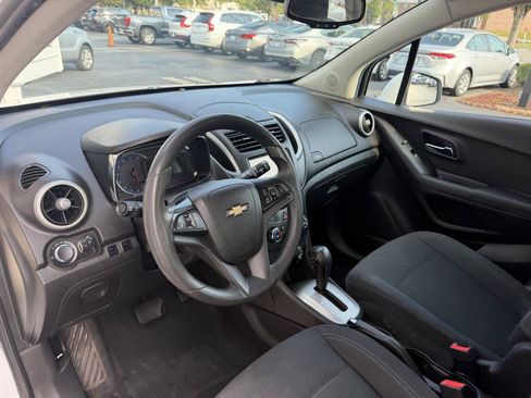 Used 2016 Chevrolet Trax LS AWD/4WD image 10