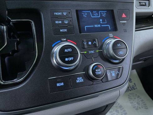 Used 2015 Toyota Sienna AWD image 23