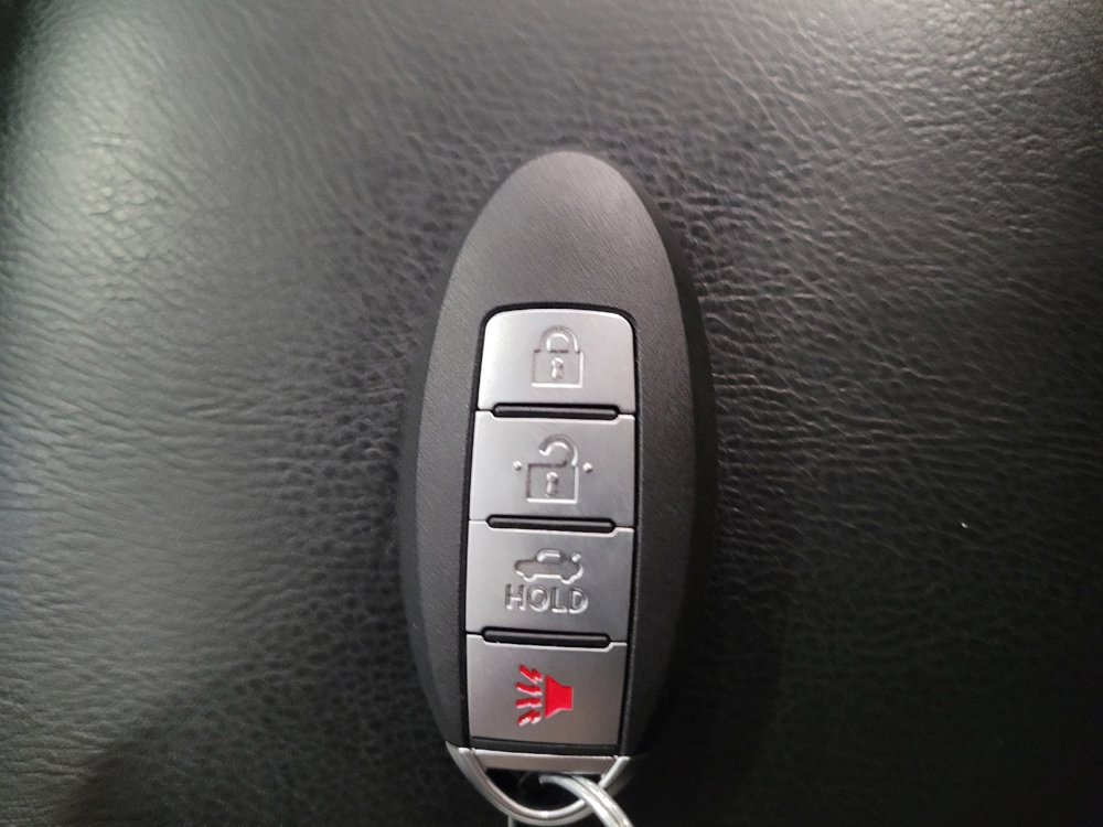 Used 2017 Nissan Pathfinder Platinum w/ Family Entertainment Package FWD image 32