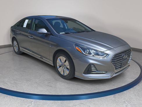 Used 2018 Hyundai Sonata SE FWD image 3