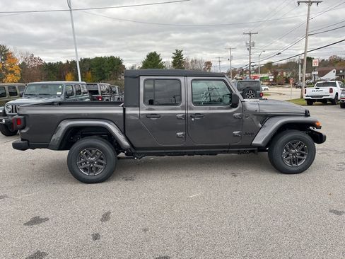 New 2026 Jeep Gladiator Sport image 8