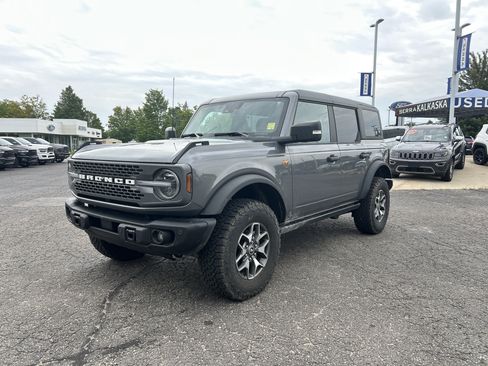 Used 2023 Ford Bronco Badlands AWD/4WD image 8