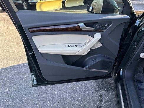 Used 2018 Audi Q5 Prestige w/ Prestige Package image 13