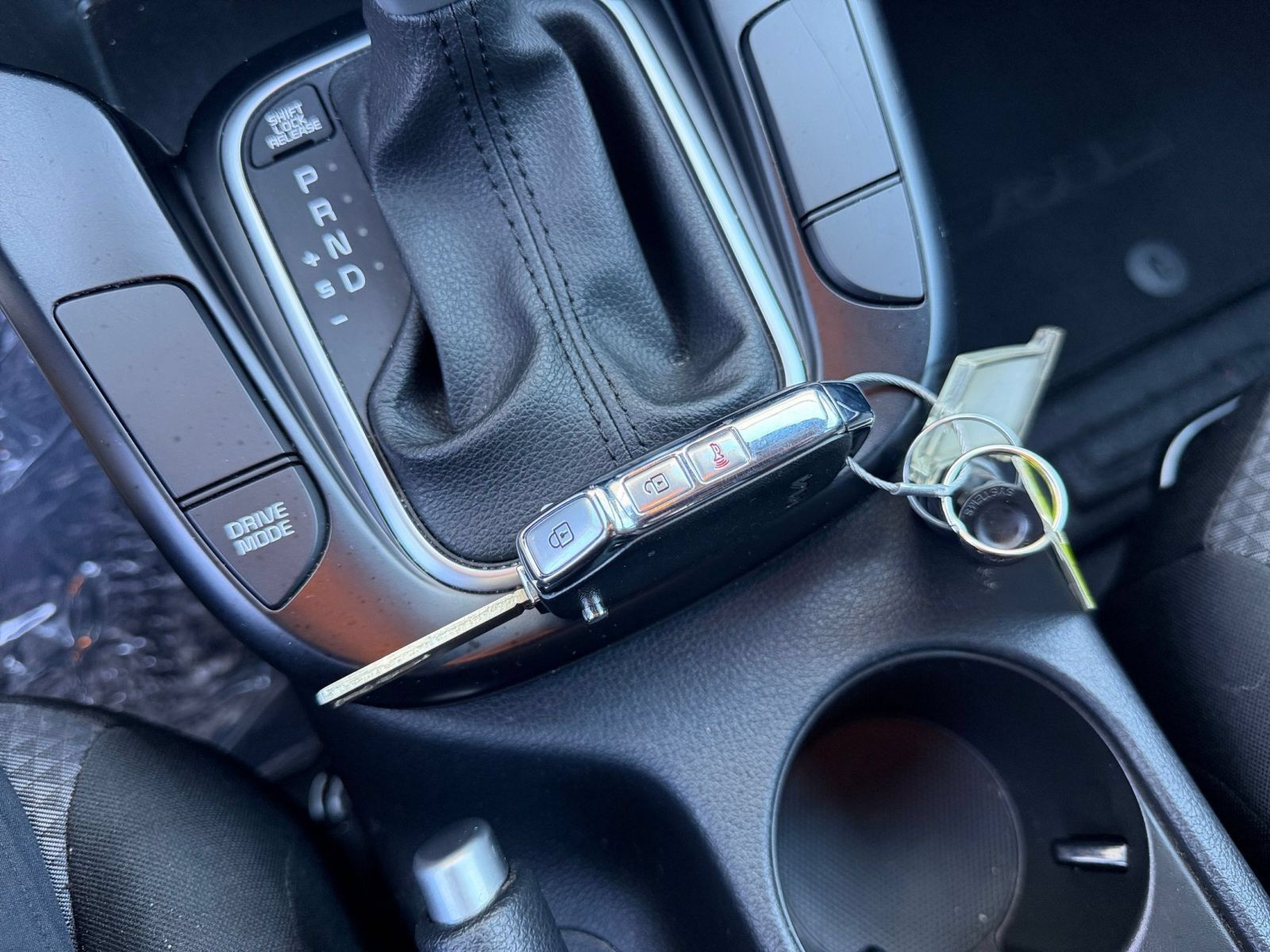 Used 2025 Kia Soul LX w/ LX Technology Package FWD image 20
