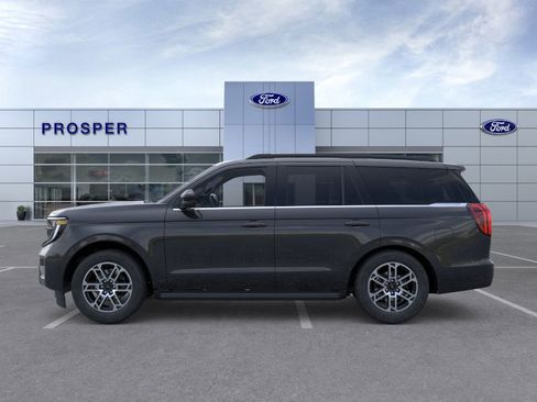 New 2025 Ford Expedition Active image 3