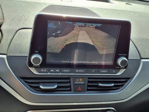 Used 2024 Nissan Altima 2.5 SR FWD image 6
