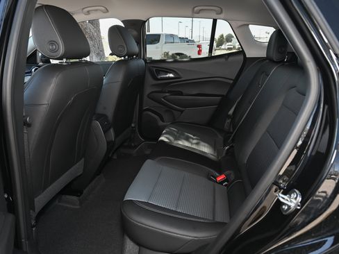 New 2026 Chevrolet Trax LT w/ LPO, Blackout Package image 27