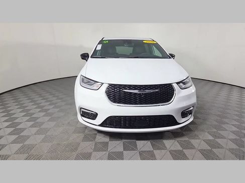 New 2026 Chrysler Pacifica Select FWD image 39