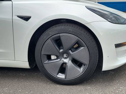 Used 2023 Tesla Model 3 Standard Range RWD image 5