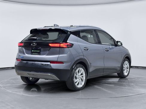 Used 2023 Chevrolet Bolt EUV LT w/ Driver Confidence Package FWD image 3