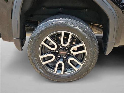 Used 2025 GMC Sierra 1500 AT4 w/ AT4 Premium Package AWD/4WD image 23