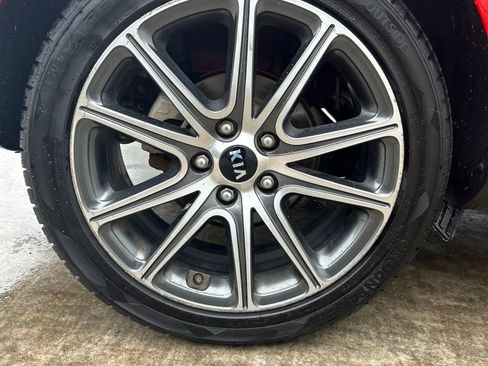 Used 2017 Kia Soul ! w/ Tech Package FWD image 26