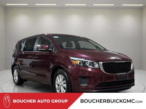 Used 2017 Kia Sedona LX w/ LX Essentials Premium Package FWD image 1