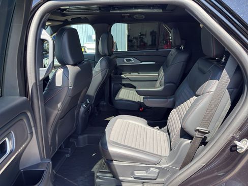 Certified 2025 Ford Explorer ST-Line w/ ST-Line Street Pack AWD/4WD image 14