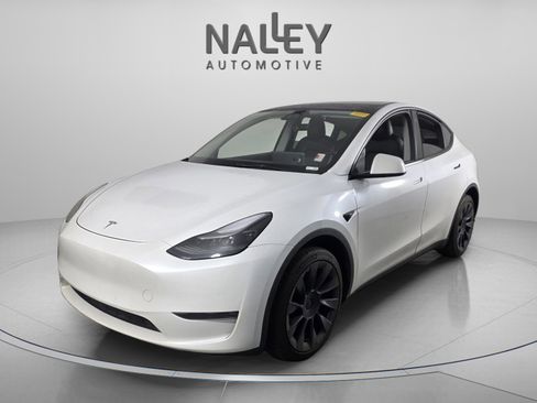 Used 2023 Tesla Model Y Long Range image 1