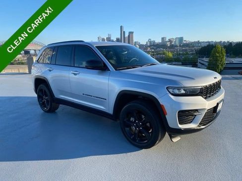 Used 2023 Jeep Grand Cherokee Altitude AWD/4WD image 1