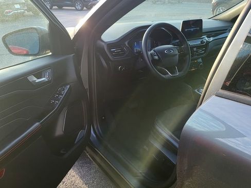 Used 2025 Ford Escape ST-Line image 5