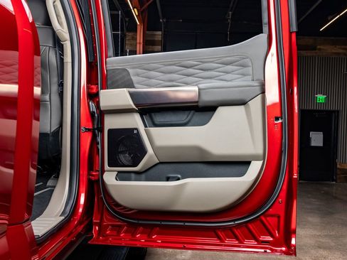 Used 2026 Ford F250 Platinum w/ Platinum Plus Package image 37