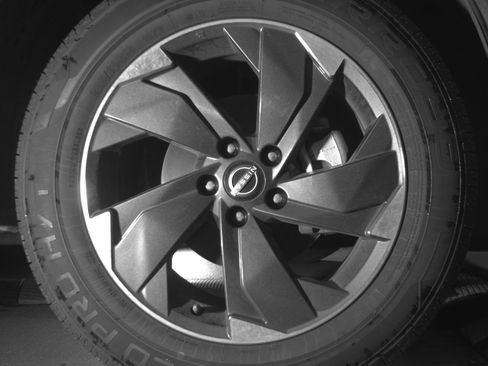 Used 2025 Nissan Rogue SV image 13