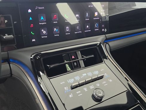 New 2025 Porsche Panamera 4 image 16