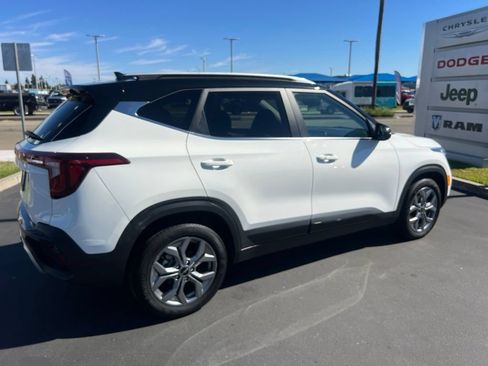 Used 2024 Kia Seltos S FWD image 17