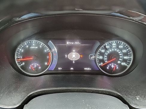 Used 2023 Kia Seltos SX image 25