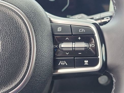 Certified 2026 Kia Carnival SX w/ SX Dark Edition Package image 22