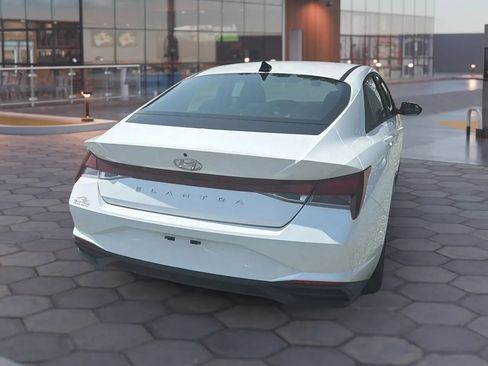 Used 2021 Hyundai Elantra SEL w/ Convenience Package FWD image 11