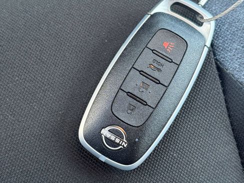 Used 2025 Nissan Versa SV FWD image 20