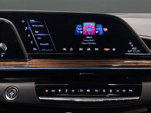 Used 2024 Cadillac Escalade ESV Luxury w/ LPO, Floor Liner Package AWD/4WD image 12
