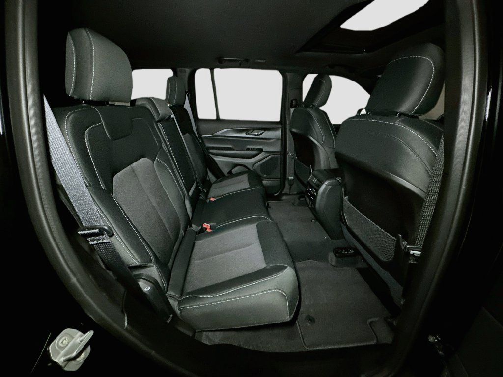 New 2027 Jeep Grand Cherokee 4WD image 31