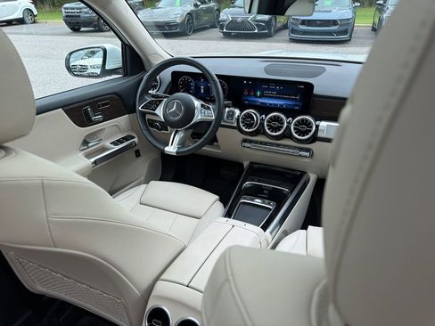 Used 2026 Mercedes-Benz GLB 250 image 33