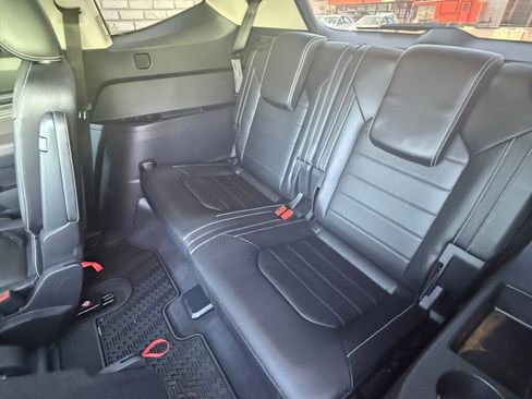 Used 2021 Volkswagen Atlas SEL Premium image 32