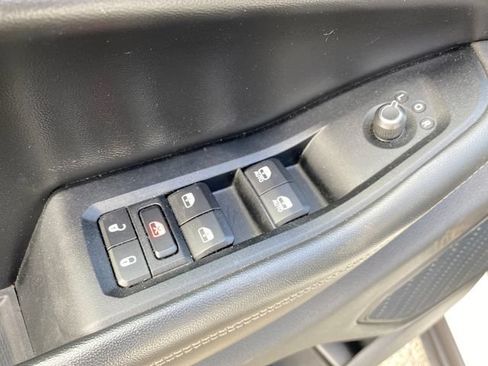 Used 2023 Jeep Grand Cherokee Limited AWD/4WD image 19