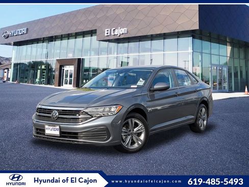 Used 2024 Volkswagen Jetta SE FWD image 1