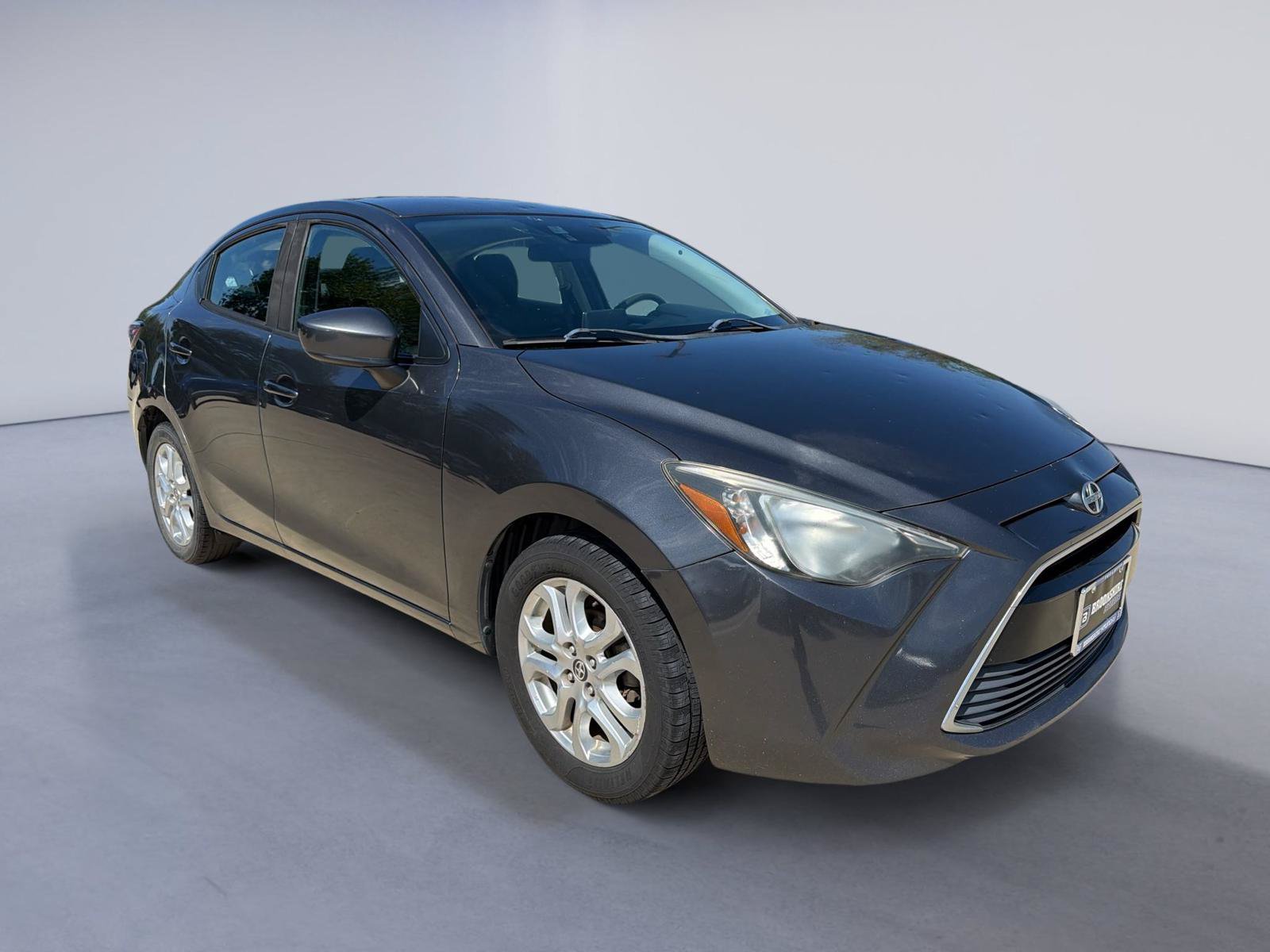 Used 2016 Scion iA FWD image 3
