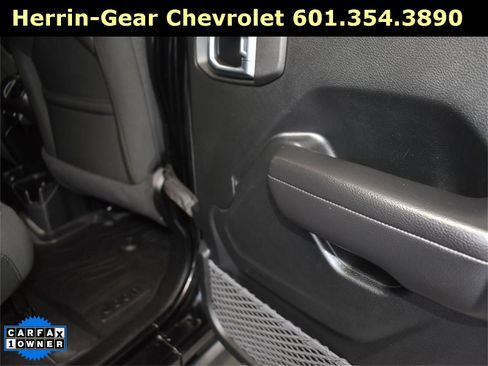 Used 2021 Jeep Wrangler Unlimited Islander image 21