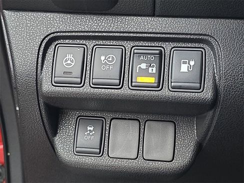 Used 2015 Nissan Leaf SL w/ Premium Package image 25