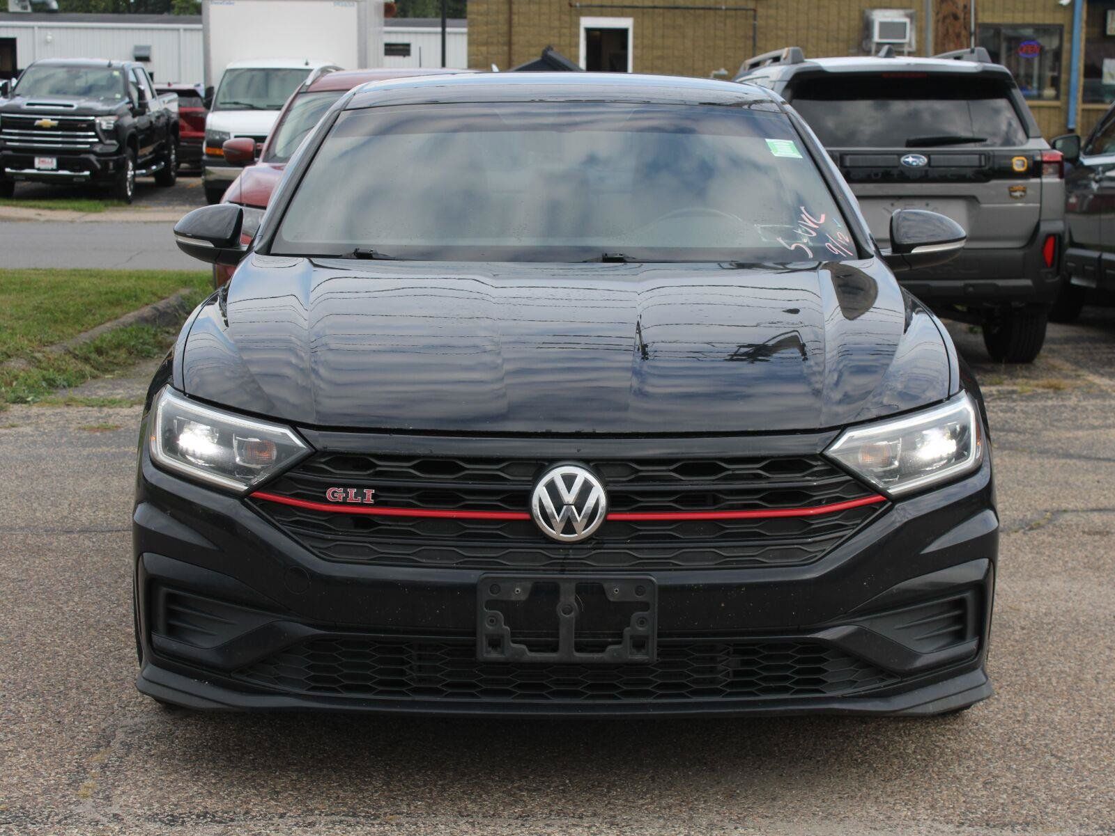 Used 2019 Volkswagen Jetta GLI Autobahn FWD image 2