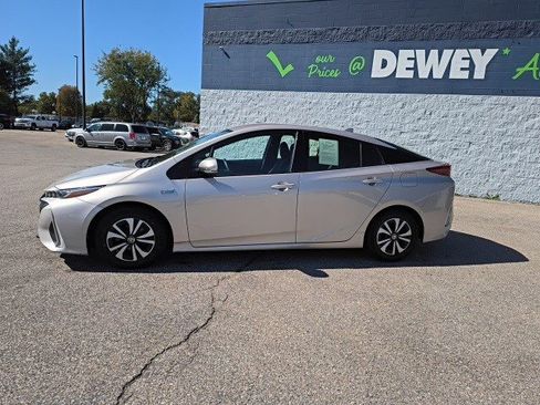 Used 2017 Toyota Prius Prime Plus FWD image 2