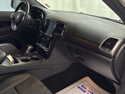 Used 2021 Jeep Grand Cherokee Laredo X image 30