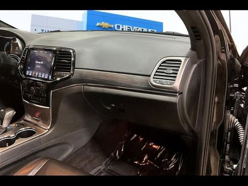 Used 2019 Jeep Grand Cherokee Limited image 23