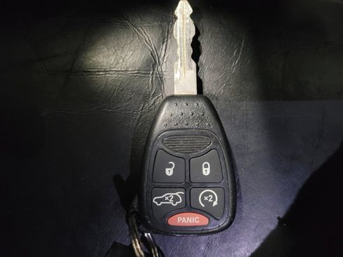 Used 2014 Chrysler 200 Limited image 32