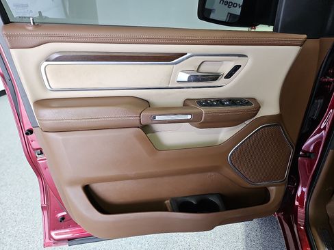 Used 2021 RAM 1500 Laramie AWD/4WD image 15